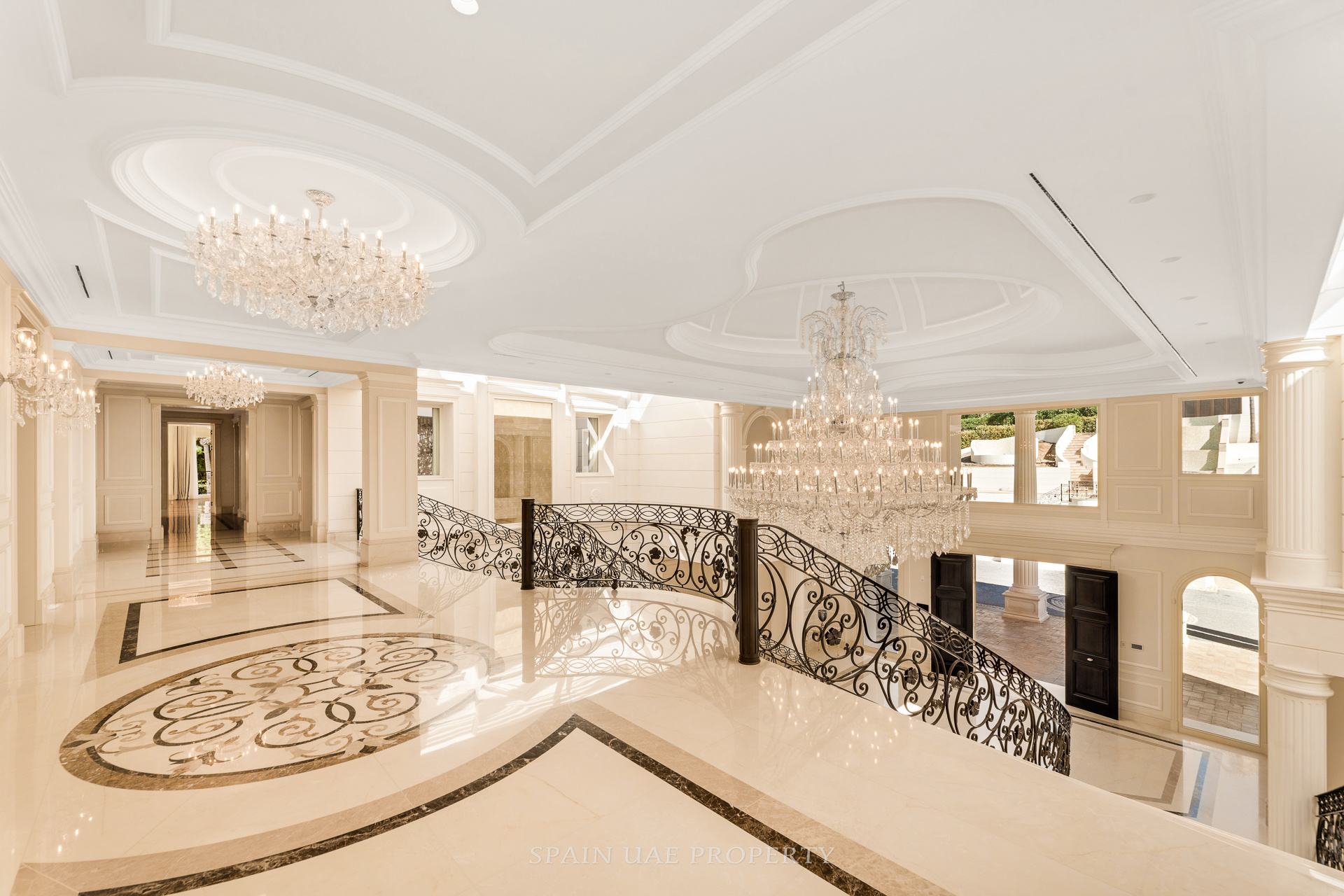 ClaudioVision — salón principal, Sierra Blanca